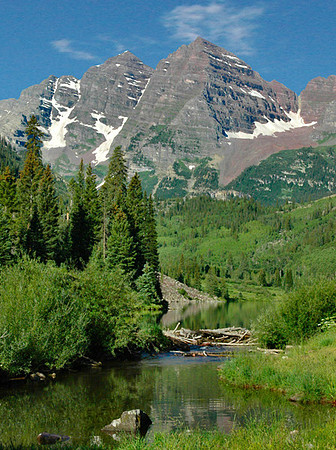 Beaver dam at Maroon Bells lake
